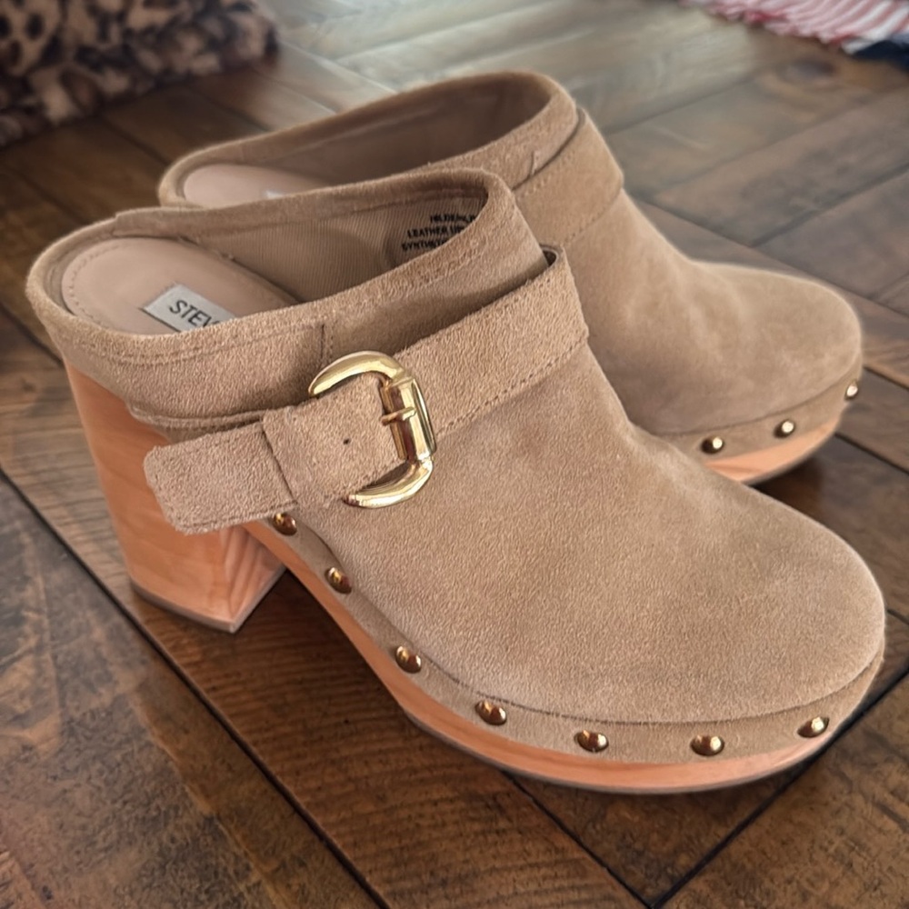 Steve Madden Suede Platform Clogs
